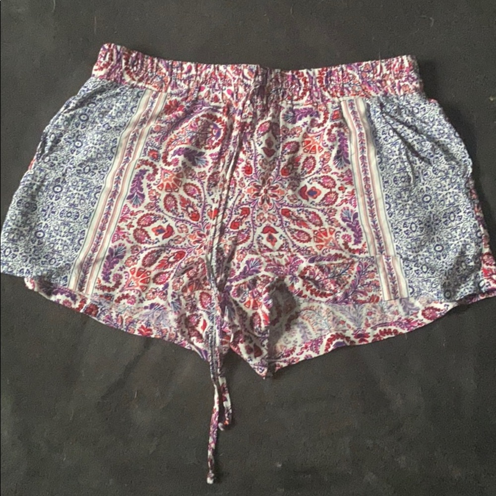 Cute and comfortable patterned shorts!